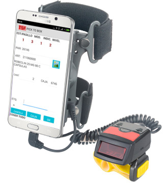 Picking con pick to biox efectuado con el software de sistema de gestión de almacenes SGA SACA y un accesorio wearable para móviles